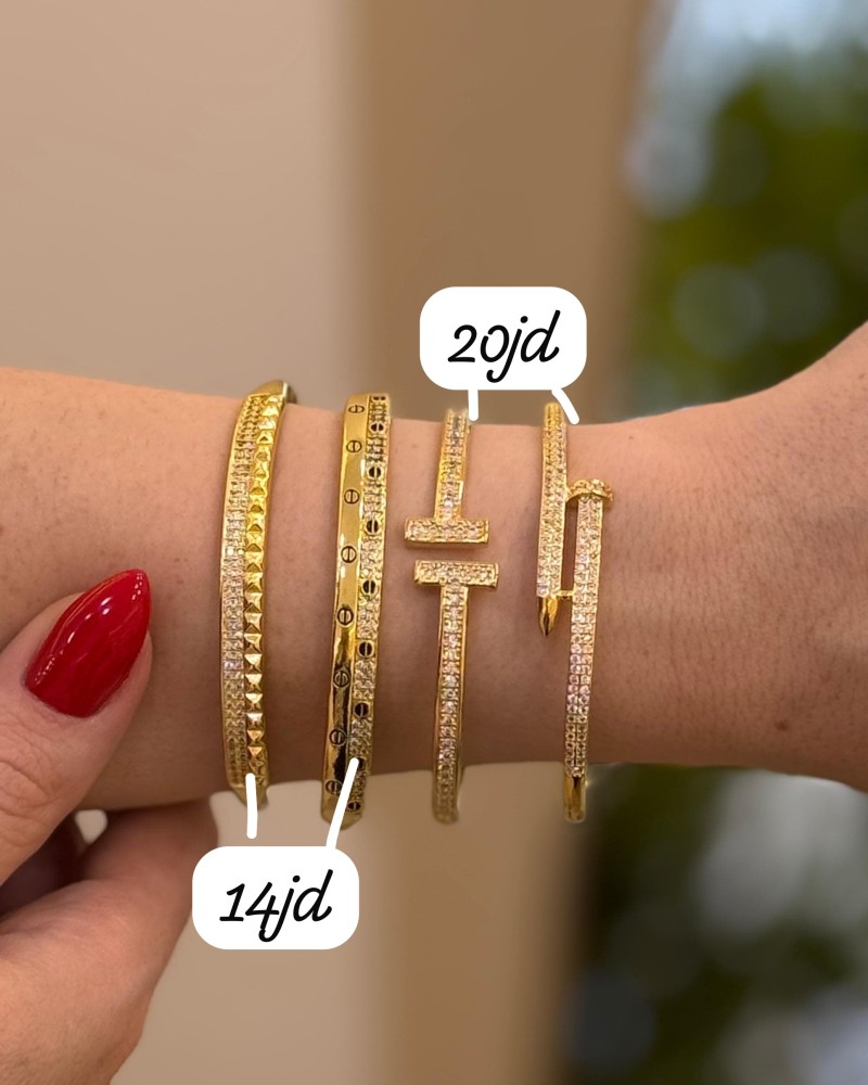 Bracelets 14 AED (4) Bracelets 14 AED (4)