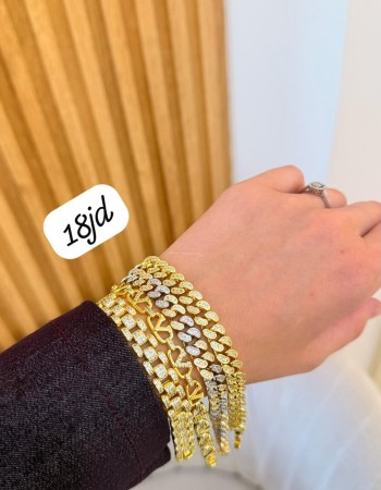 أساور 18 د.أ (1) أساور 18 د.أ (1)