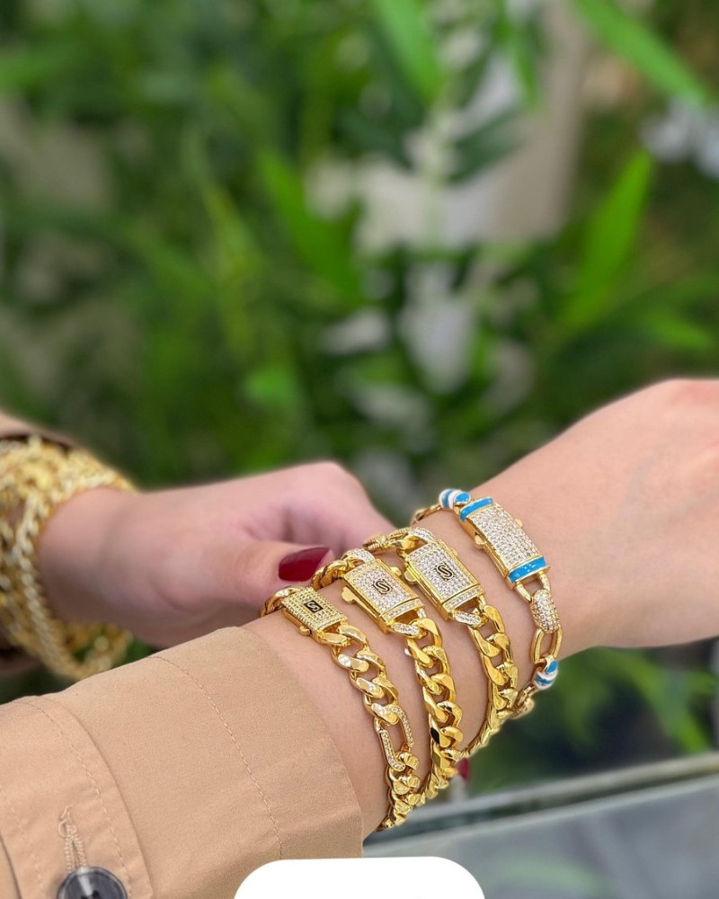 Bracelets 29 AED (5) Bracelets 29 AED (5)